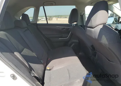 2021 Toyota Rav4 Le z USA, uszkodzony, nr VIN 2T3F1RFV3MC207354